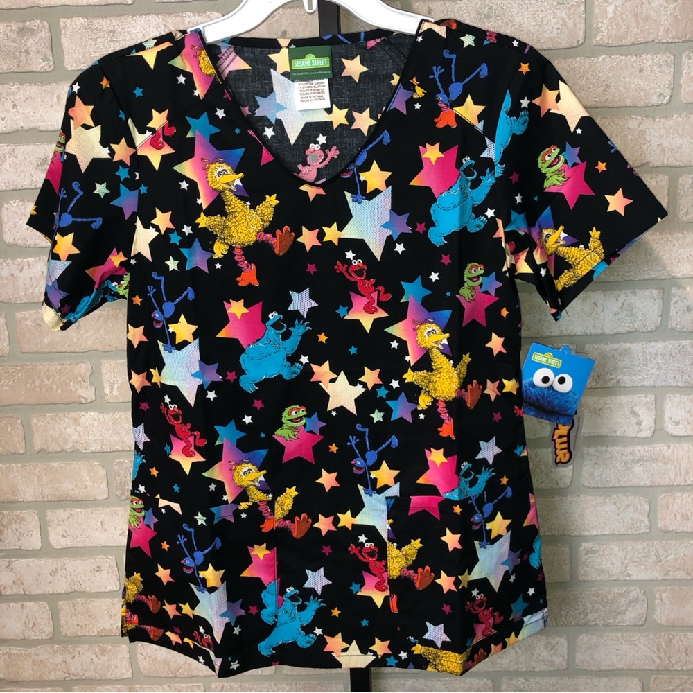 NWT Cherokee Sesame Street character star print short sleeve scrub top